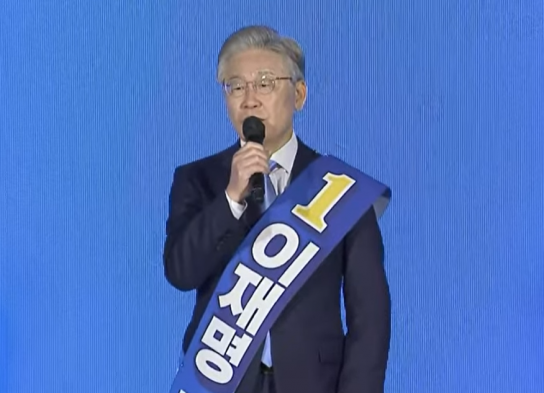 “권력은 도덕과 관계가 없다”