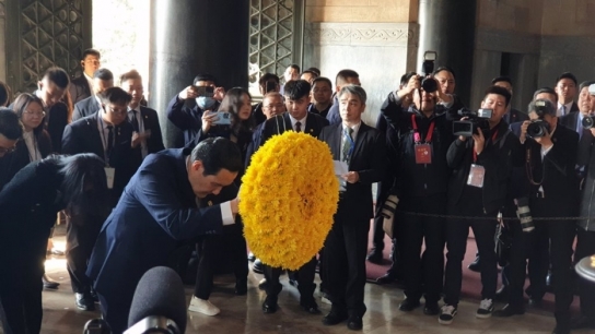 마잉주, 난징 중산릉 참배…공개 담화 발표