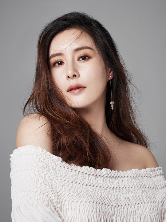 최정윤, 에일리언컴퍼니와 손잡고 배우 인생 2막 예고