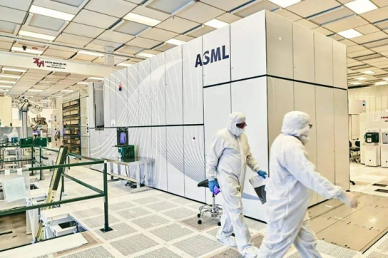 ASML CEO “중국에 서비스 제공 못할 이유 없어”