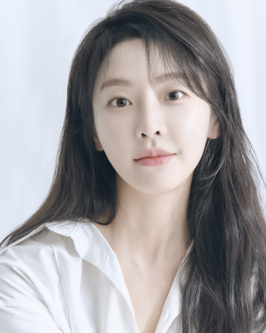 배우 정유미, 미스틱스토리와 재계약 체결
