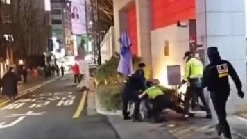 윤석열지지자 주한 중국대사관 난입 시도하다 체포