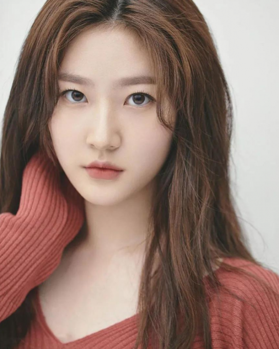 배우 김새론, 자택서 숨진채 발견...향년 25세