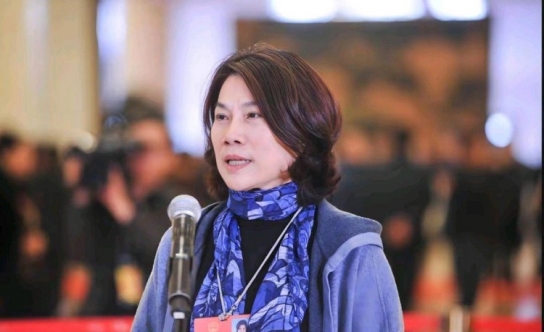 “해외 유학파는 스파이?” 中 그리 회장, 충격 발언 파문