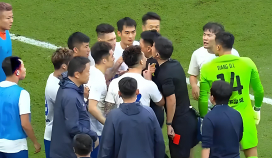 中 슈퍼리그 주심 판정 논란…산둥 타이산, 베이징 궈안에 1-6 참패