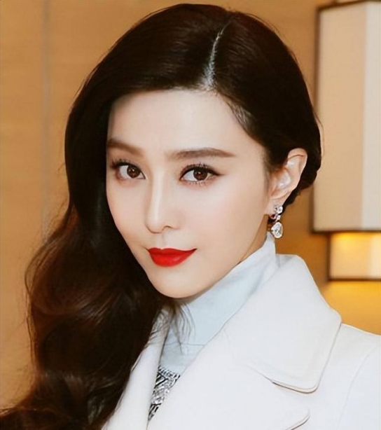 판빙빙, 6년 만의 복귀? 20년간 그녀 곁 지킨 '비밀 남성'의 정체